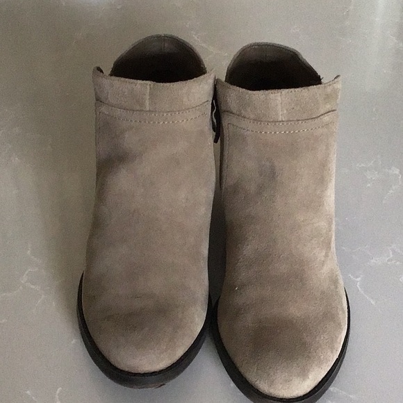 Nine West taupe suede booties size 8 - Picture 2 of 5